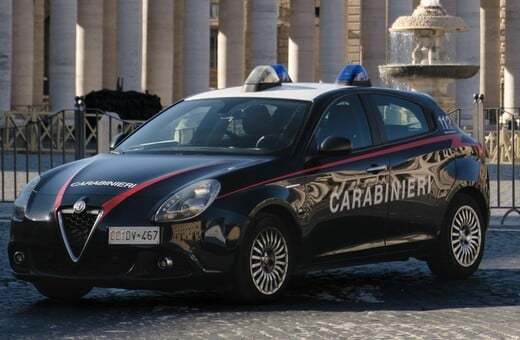 ΙΤΑΛΙΑ ΜΑΘΗΤΗΣ ΜΑΧΑΙΡΙ ΚΑΘΗΓΗΤΡΙΑ