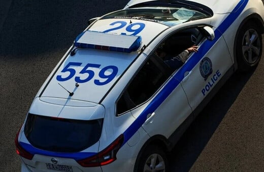 ΚΑΡΔΙΤΣΑ ΔΟΛΟΦΟΝΙΑ ΤΡΑΓΟΥΔΙΣΤΗΣ