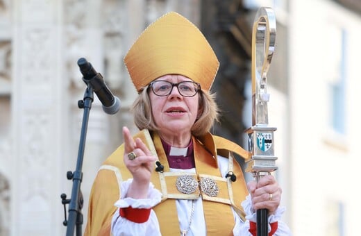 SARAH MULLALY ΓΥΝΑΙΚΑ ΑΡΧΙΕΠΙΣΚΟΠΟΣ ΕΚΚΛΗΣΙΑ ΤΗΣ ΑΓΓΛΙΑΣ