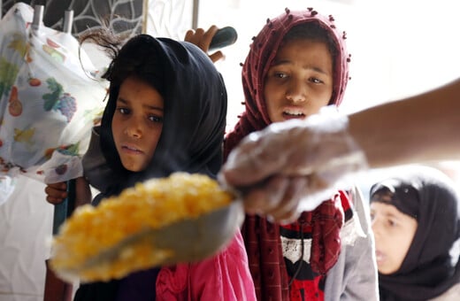 Πώς η κρίση με το Ιράν απειλεί ενέργεια, τρόφιμα και τιμές; 