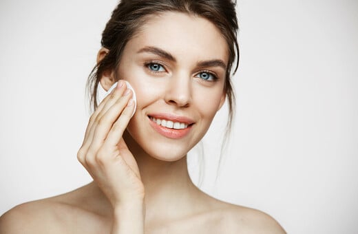 4 βασικά βήματα για λάμψη και νεανική όψη κάθε μέρα