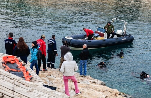 ΛΙΜΑΝΑΚΙΑ ΒΟΥΛΙΑΓΜΕΝΗΣ ΔΥΤΗΣ ΝΕΚΡΟΣ ΚΑΜΕΡΑ