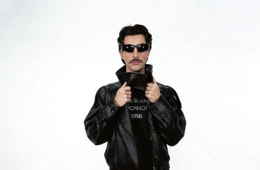 Μάνο, τι φοράς σήμερα και πόσο κοστίζει;