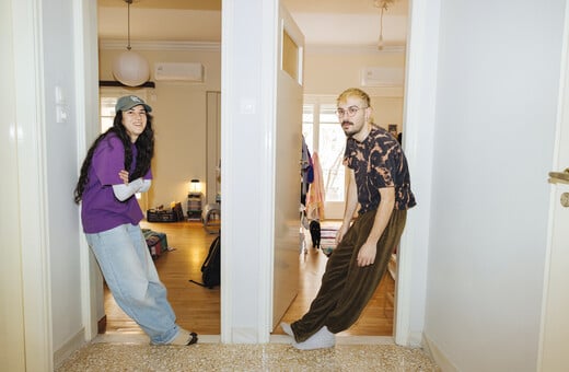 Πώς είναι να ζεις με τον βασικό στην Αθήνα; 