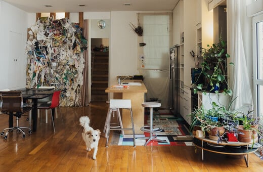 Ένα υβριδικό σπίτι στα Εξάρχεια, όπου η έννοια του νοικοκυριού αλλάζει/Ένα υβριδικό νοικοκυριό στα Εξάρχεια