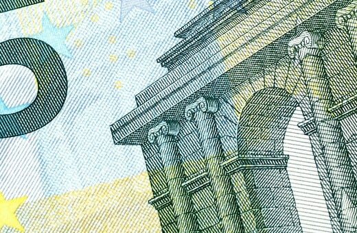 Οι 35 αυξήσεις που δόθηκαν στο Δημόσιο: Ποιοι κερδίζουν περισσότερα και ποιοι λιγότερα