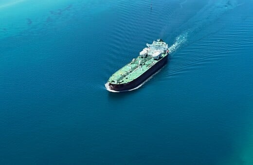 ΠΛΟΙΑ ΕΡΥΘΡΑ ΘΑΛΑΣΣΑ ΧΟΥΤΙ ΕΠΙΘΕΣΗ ΑΣΠΙΔΕΣ