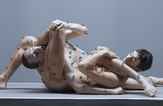 Το παράδοξο της έλξης και της απώθησης