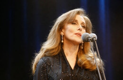 Από τη Βηρυτό στο Bully: ο Ye δανείζεται τη φωνή της Φαϊρούζ