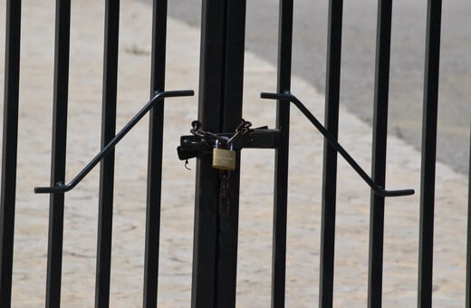 ΚΛΕΙΣΤΑ ΣΧΟΛΕΙΑ ΤΗΛΕΚΠΑΙΔΕΥΣΗ ΚΑΚΟΚΑΙΡΙΑ