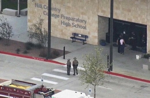 ΜΑΘΗΤΗΣ ΠΥΡΟΒΟΛΙΣΜΟΣ ΤΕΞΑΣ ΚΑΘΗΓΗΤΡΙΑ