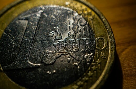 Νέος κατώτατος μισθός: Στα 920 ευρώ από σήμερα, δείτε παραδείγματα - Αυτά τα επιδόματα επηρεάζονται