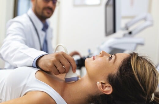 Πότε παρακολουθούμε και πότε παρεμβαίνουμε στους όζους θυρεοειδούς