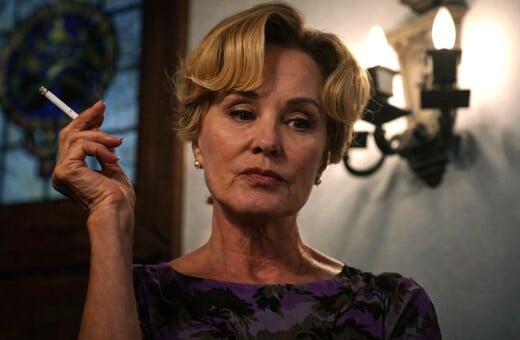 Η Jessica Lange γύρισε στο American Horror Story και το Murder House πλανάται ξανά από πάνω της