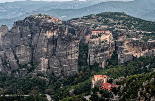 ΜΕΤΕΩΡΑ ΠΤΩΣΗ ΓΥΝΑΙΚΑ ΝΕΚΡΗ