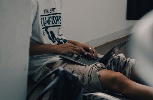 ΑΠΑΓΟΡΕΥΣΗ SOCIAL ΑΝΗΛΙΚΟΙ