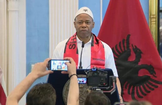 ΕΡΙΚ ΑΝΤΑΜΣ ΑΛΒΑΝΙΑ ΔΗΜΑΡΧΟΣ 