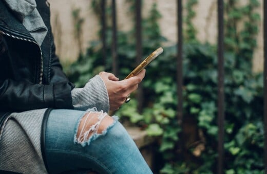 APPLE IPHONE ΜΗΝΥΜΑ ΑΠΑΤΗ