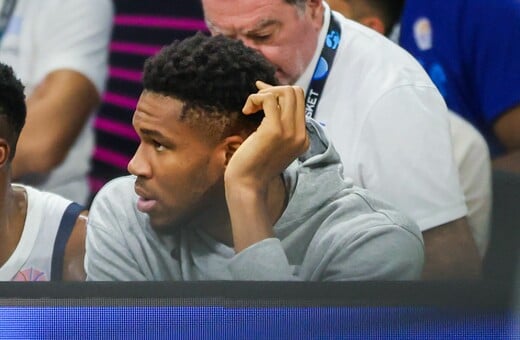 ΓΙΑΝΝΗΣ ΑΝΤΕΤΟΚΟΥΝΜΠΟ ΜΙΛΓΟΥΟΚΙ ΜΠΑΚΣ