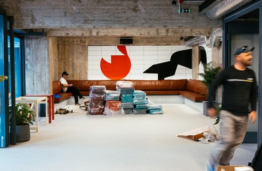 Mπήκαμε πρώτοι στο ολοκαίνουργιο Κλακάζ