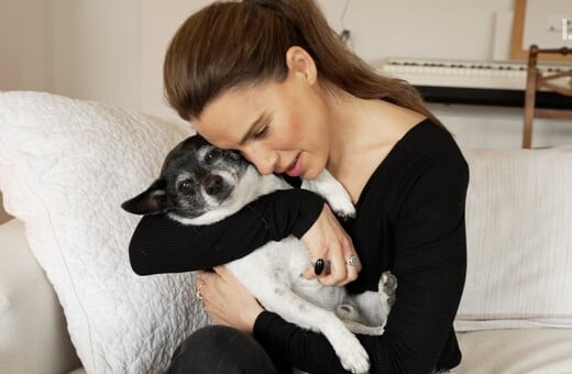 «Ο Ούζο έφαγε τα σουτιέν μου, αλλά μου έσωσε τη ζωή»