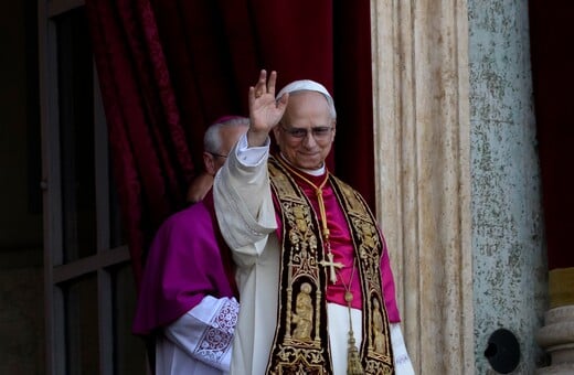 ΠΑΠΑΣ ΛΕΩΝ ΔΙΑΜΑΧΗ ΝΤΟΝΑΛΝΤ ΤΡΑΜΠ