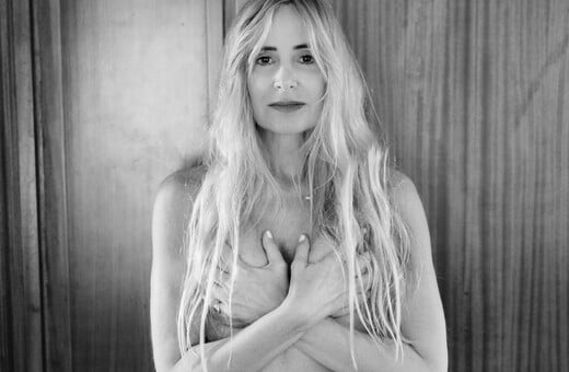 «Μετά το χειρουργείο, δεν μπόρεσα ποτέ να ξαναγγίξω το στήθος μου»