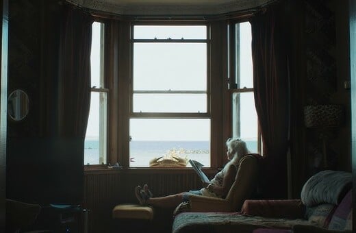 Πώς μοιάζει μια γεμάτη ζωή όταν επιστρέφει στο σπίτι;