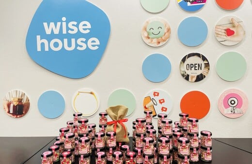 Η Hans & Gretel στήριξε το έργο της Wise Greece με μια πράξη προσφοράς 