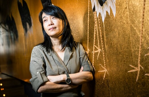 Από τη «Χορτοφάγο» στο Light and Thread: γιατί η Χαν Κανγκ μιλά σήμερα για την τέχνη σαν ανάγκη επιβίωσης