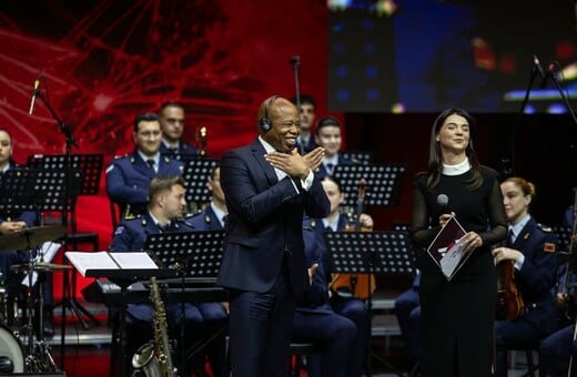 ΕΡΙΚ ΑΝΤΑΜΣ ΑΛΒΑΝΙΑ ΠΟΛΙΤΗΣ