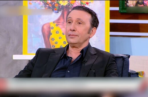 ΡΕΝΟΣ ΧΑΡΑΛΑΜΠΙΔΗΣ ΔΗΜΗΤΡΑ ΜΑΤΣΟΥΚΑ ΚΑΤΙ ΤΡΕΧΕΙ ΜΕ ΤΟΥΣ ΔΙΠΛΑ