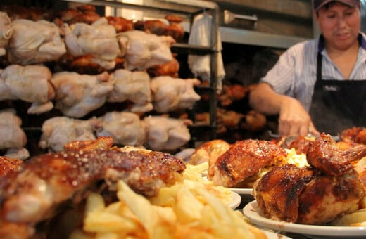 Το κοτόπουλο ως πατρίδα: Από το pollo a la brasa στο καζάνι της ajiaco