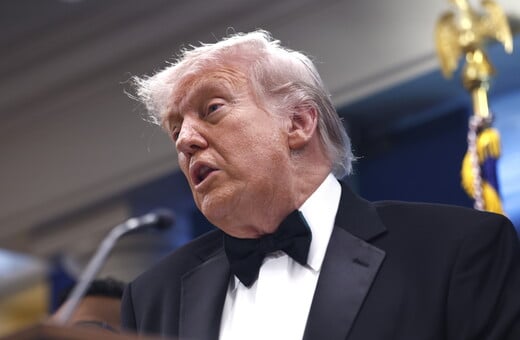 ΝΤΟΝΑΛΝΤ ΤΡΑΜΠ ΠΥΡΟΒΟΛΙΣΜΟΙ ΛΕΥΚΟΣ ΟΙΚΟΣ ΗΠΑ