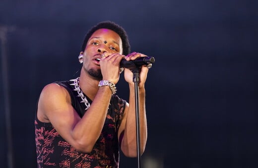 D4VD ΔΟΛΟΦΟΝΙΑ