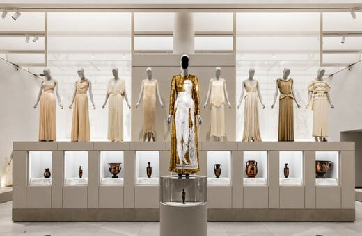 Μόδα, Τέχνη και Σάρκα: Η μεγάλη έκθεση «Costume Art» του Met μας θυμίζει τι σημαίνει να κατοικείς ένα σώμα