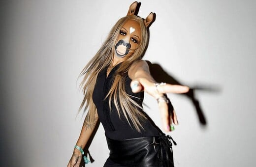 HorsegiirL: Η πιο WTF περσόνα που είδαμε τελευταία στη μουσική
