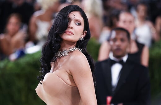 ΚΑΙΛΙ ΤΖΕΝΕΡ MET GALA ΦΡΥΔΙΑ