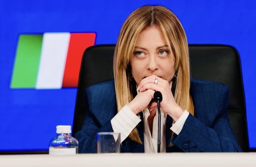 ΤΖΟΡΤΖΙΑ ΜΕΛΟΝΙ ΦΩΤΟΓΡΑΦΙΑ ΑΙ ΤΕΧΝΗΤΗ ΝΟΗΜΟΣΥΝΗ