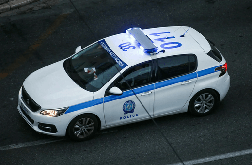 Περιστέρι: Έξι ανήλικα εντοπίστηκαν σε άθλιες συνθήκες - Ζούσαν μέσα σε ακαθαρσίες 