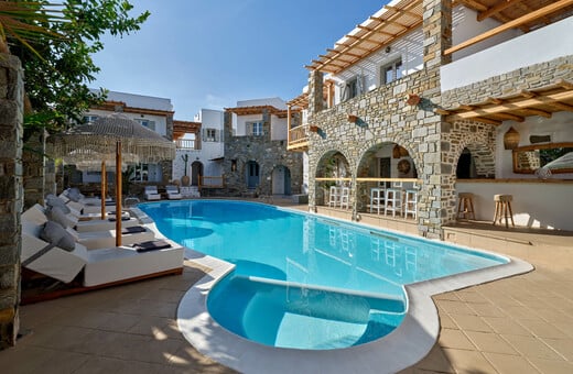 Zefi Hotel & Suites: Η πιο κομψή εμπειρία φιλοξενίας στην καρδιά της Πάρου