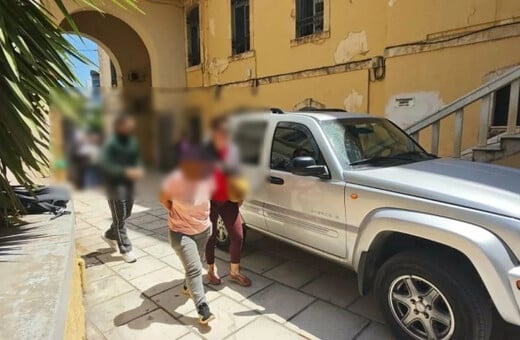 ΚΡΗΤΗ ΚΑΚΟΠΟΙΗΣΗ ΑΝΗΛΙΚΗΣ ΤΡΙΧΡΟΝΗ ΜΗΤΕΡΑ ΣΥΝΤΡΟΦΟΣ