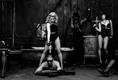 H Madonna σε σαδομαζοχιστικό όργιο με τη Rihanna;
