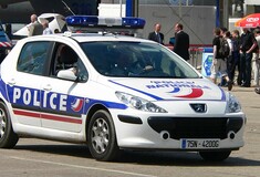 Ένοπλος κρατά ομήρους σε τράπεζα στο Παρίσι