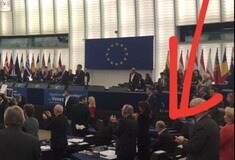 Παπαδημούλης: Ο μόνος που δεν σηκώθηκε όταν έδωσαν το Βραβείο Ζαχάρωφ στην αντιπολίτευση της Βενεζουέλας