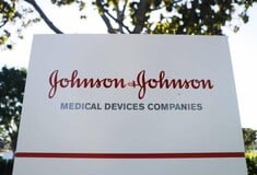 Johnson & Johnson: Αποζημίωση 8 δισ. δολάρια σε άνδρα που ανέπτυξε γυναικομαστία