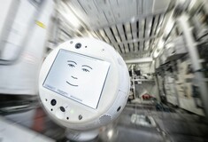 Ρομπότ που αντιλαμβάνεται συναισθήματα και τραγουδάει κατευθύνεται στον Διεθνή Διαστημικό Σταθμό