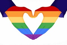 11528 - ΔΙΠΛΑ ΣΟΥ: Μια γραμμή ψυχολογικής στήριξης για τα ΛΟΑΤΚΙ άτομα και τις οικογένειές τους