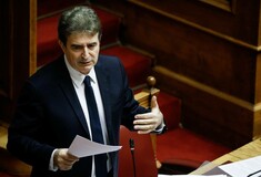 Χρυσοχοΐδης για ταυτότητες: Πολλαπλά ατελής ο διαγωνισμός του ΣΥΡΙΖΑ - «Είχα τρεις καταγγελίες»