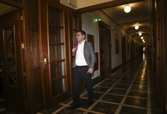 Τσακαλώτος: Συμφωνήσαμε με θεσμούς για το κοινωνικό μέρισμα - Θα διανεμηθεί τουλάχιστον 1,1 δισ. ευρώ